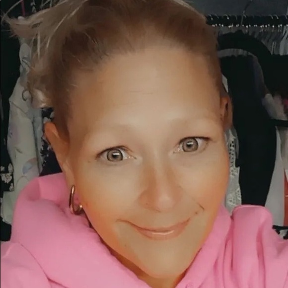 COPY - Meet your Posher, Kelly Victoria Justin! - Picture 2 of 16